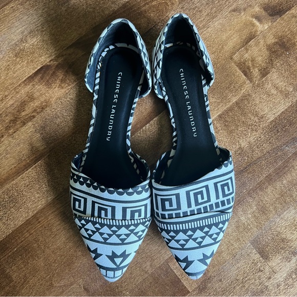 Chinese Laundry "Easy Does It" Aztec Canvas Flats - Picture 2 of 13